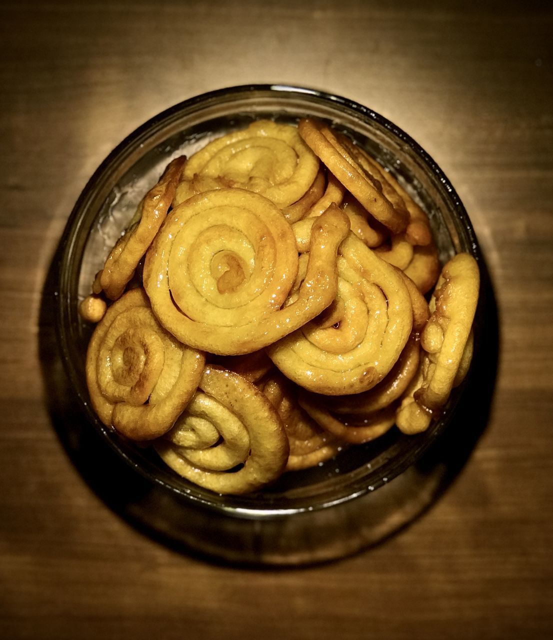 HIGH ANGLE VIEW OF DESSERT ON TABLE