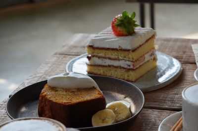 Close-up of cake in plate on table