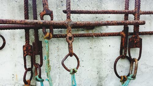 Close-up of rusty metal chain