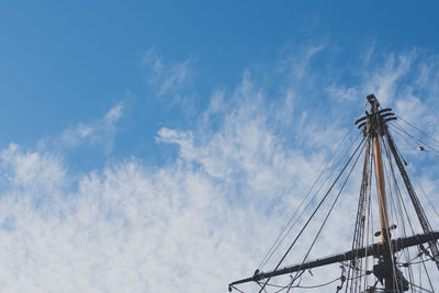 High section of ship mast against sky
