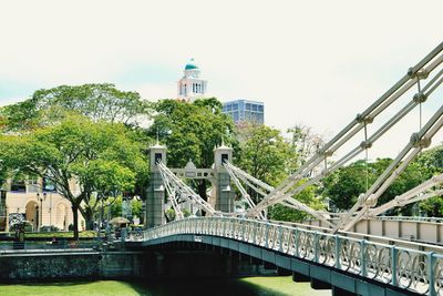 Cavenagh bridge over river against sky