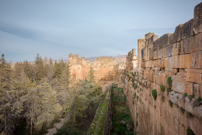 Panoramic view of fort against sky