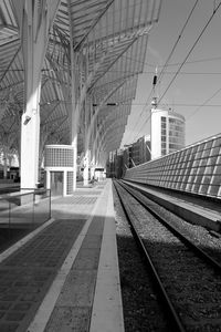 Estacso do oriente station platform