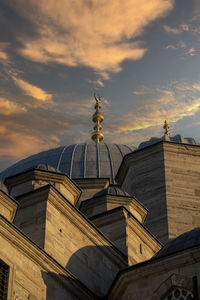 Turkish mosque surface gradients at sundown.