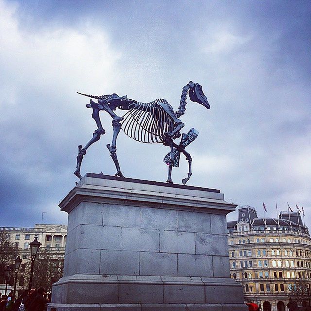 MeanwhileInTrafalgarSquare