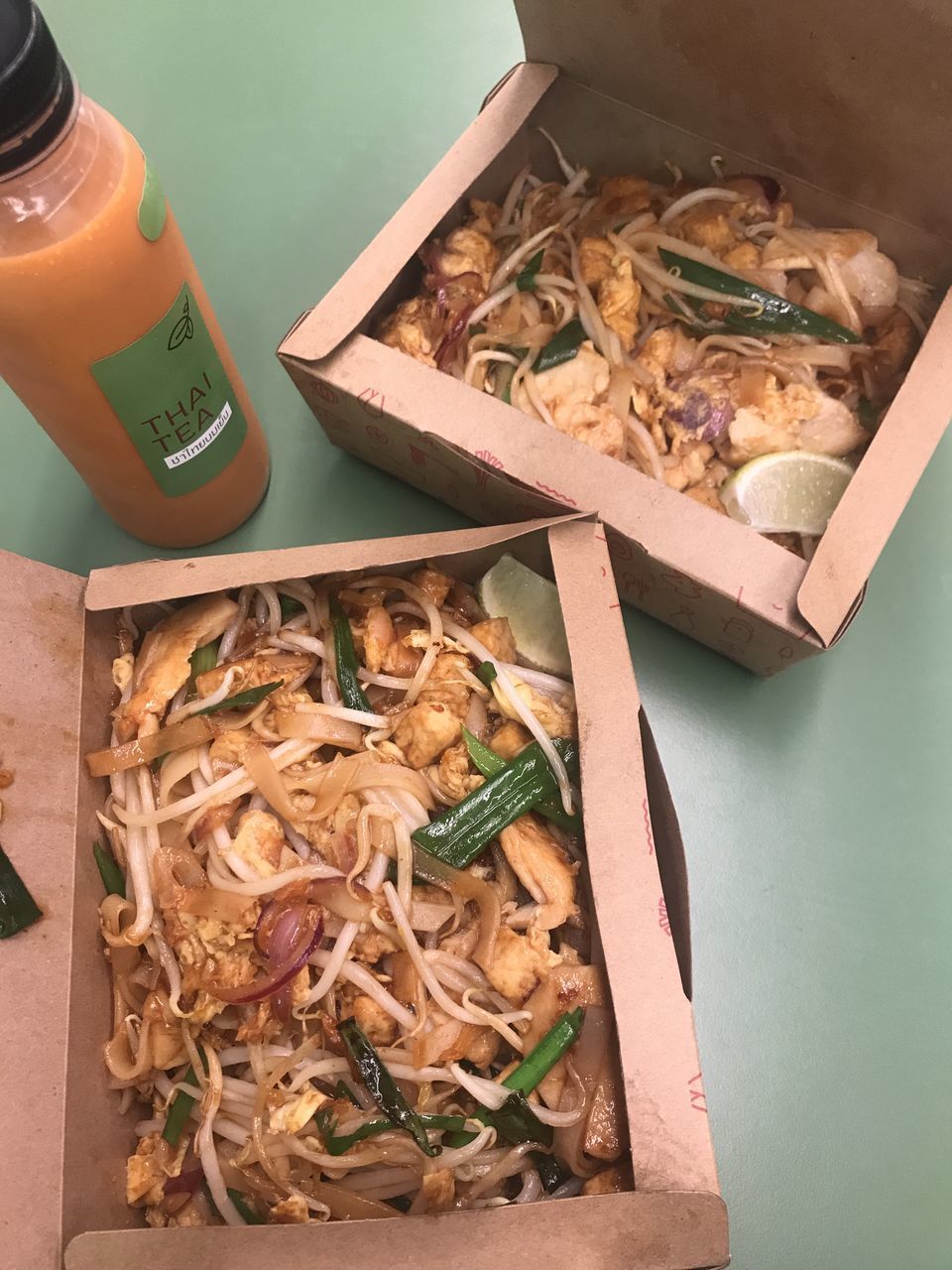 HIGH ANGLE VIEW OF FOOD IN CONTAINER ON TABLE