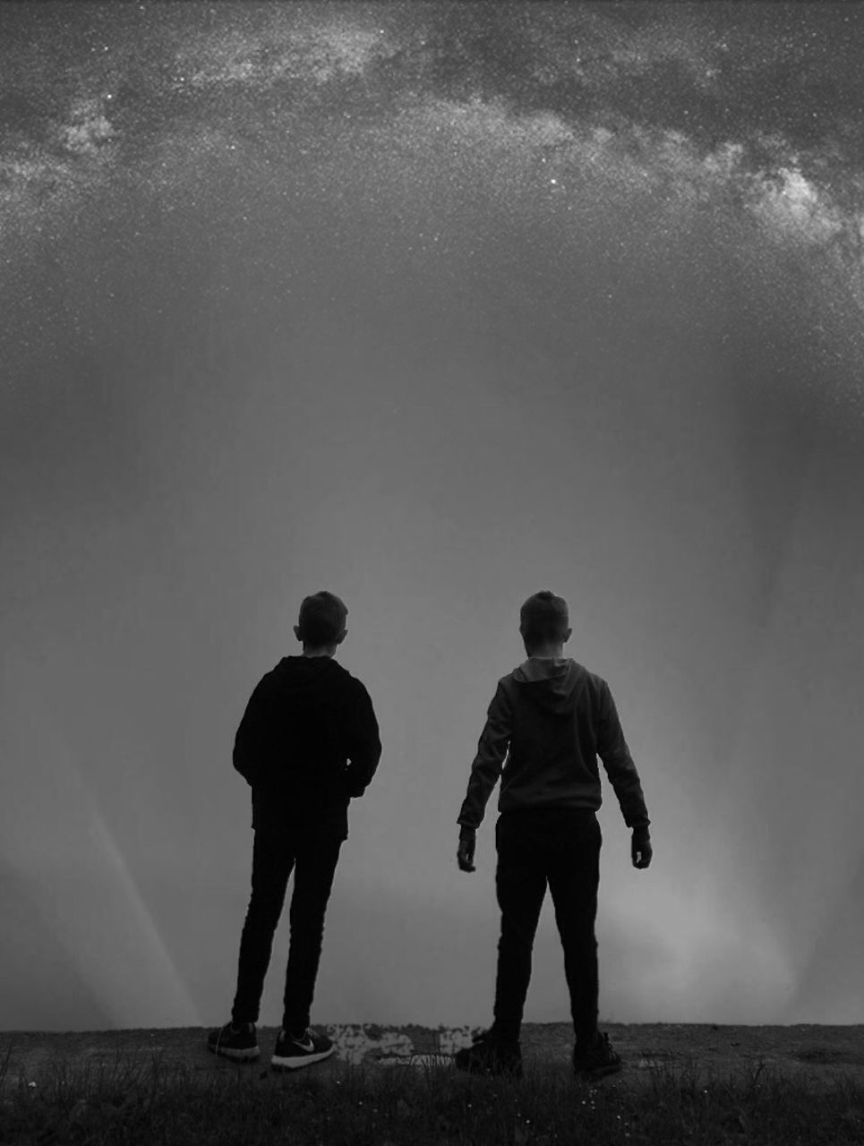 sea, rear view, standing, full length, water, lifestyles, horizon over water, beach, leisure activity, men, shore, togetherness, nature, silhouette, bonding, childhood, sky