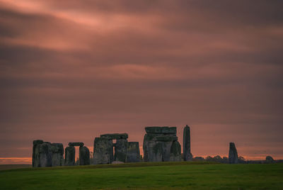 An early morning sky at the ancient circle at stonehenge, wiltshire, uk