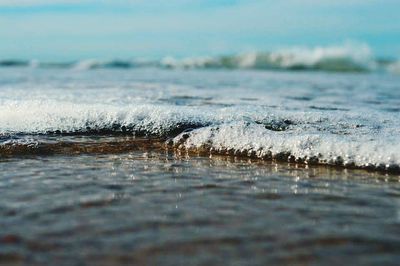 Waves splashing in sea