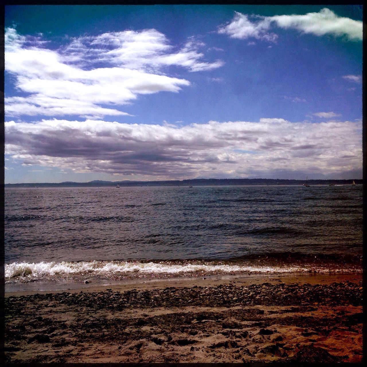 transfer print, sea, water, sky, horizon over water, beach, tranquil scene, scenics, tranquility, auto post production filter, beauty in nature, cloud - sky, shore, nature, cloud, sand, cloudy, idyllic, wave, coastline