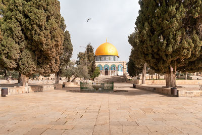 View of temple building against sky