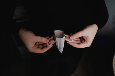 Holds a filter bag with caffeine, alternative brewing of the drink, a bag of ground coffee to go