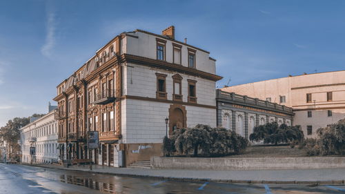 Historic buildings on the theater square in odessa, ukraine, in the early morning
