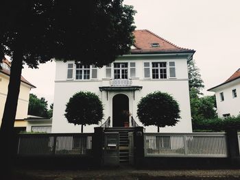 Building with trees in background