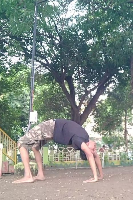 Chakrasana Wheelpose Urdhva Dhanurasana Tree Full Length Men Sky