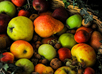 Full frame shot of apples