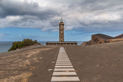 Straight way to the lighthouse