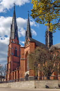 The uppsala cathedral is a cathedral located in the centre of uppsala. 