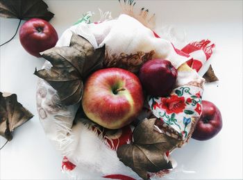 High angle view of apples on table