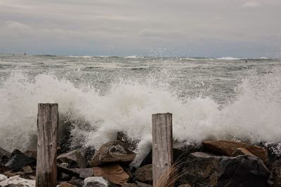 Waves splashing on rocks