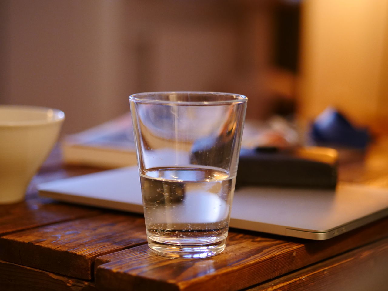 CLOSE-UP OF DRINK ON TABLE