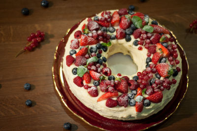 Close-up of strawberries in plate on table