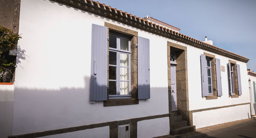 Exterior of house against sky