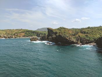 Sedahan beach in wonosari yogyakarta is still very natural and suitable as a holiday destination.