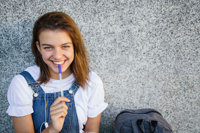 Portrait of a smiling young woman