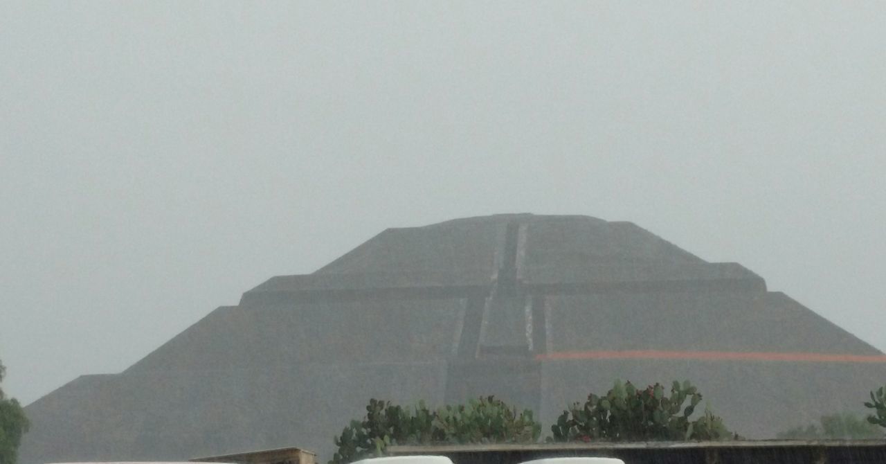 LOW ANGLE VIEW OF BUILT STRUCTURE AGAINST CLEAR SKY