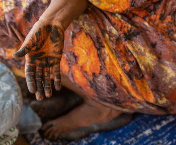 Close-up of hand holding bread