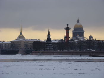 Panoramic view on isaakievsky cathedral in winter morning