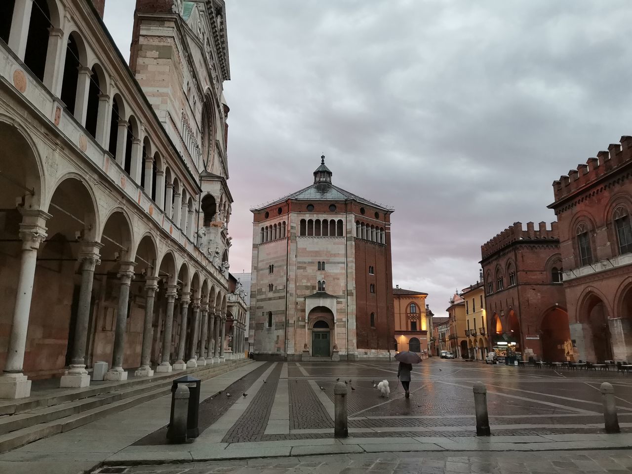 BUILDINGS IN CITY