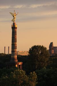 Statue of liberty against sky during sunset, siegessäule am abend, goldelse am abend.