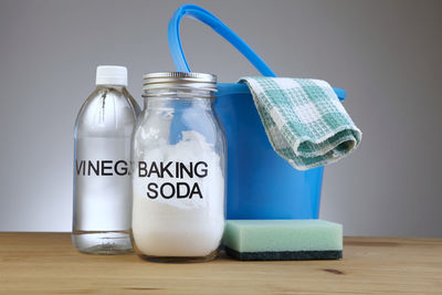 Baking soda with vinegar, natural mix for effective house cleaning