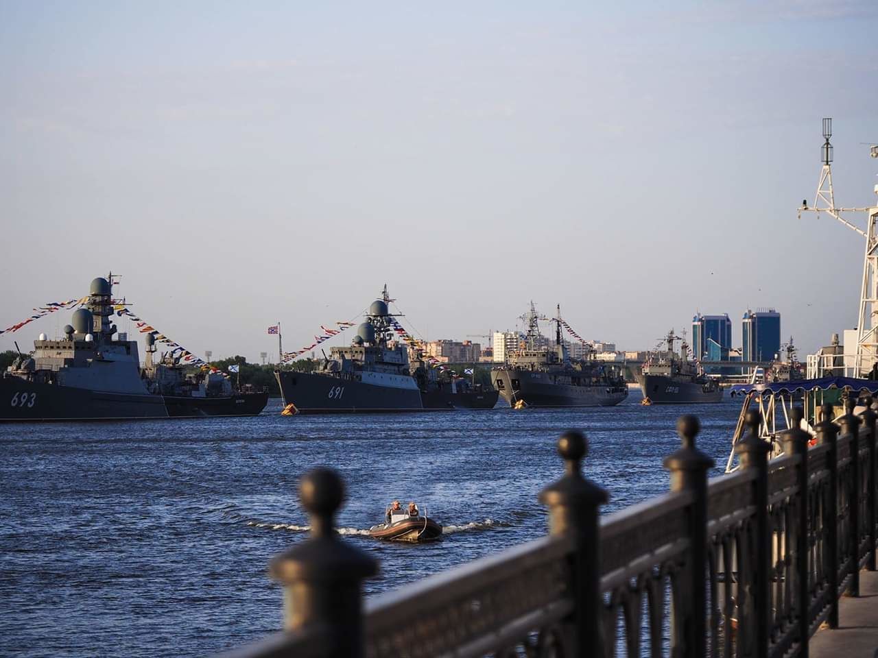 architecture, built structure, water, building exterior, sky, nautical vessel, city, transportation, nature, river, mode of transportation, waterfront, railing, pier, ship, no people, travel, outdoors, bridge - man made structure, cityscape