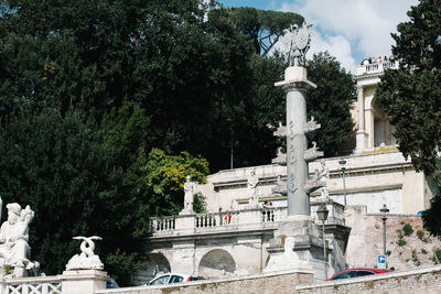 Statue of historical building