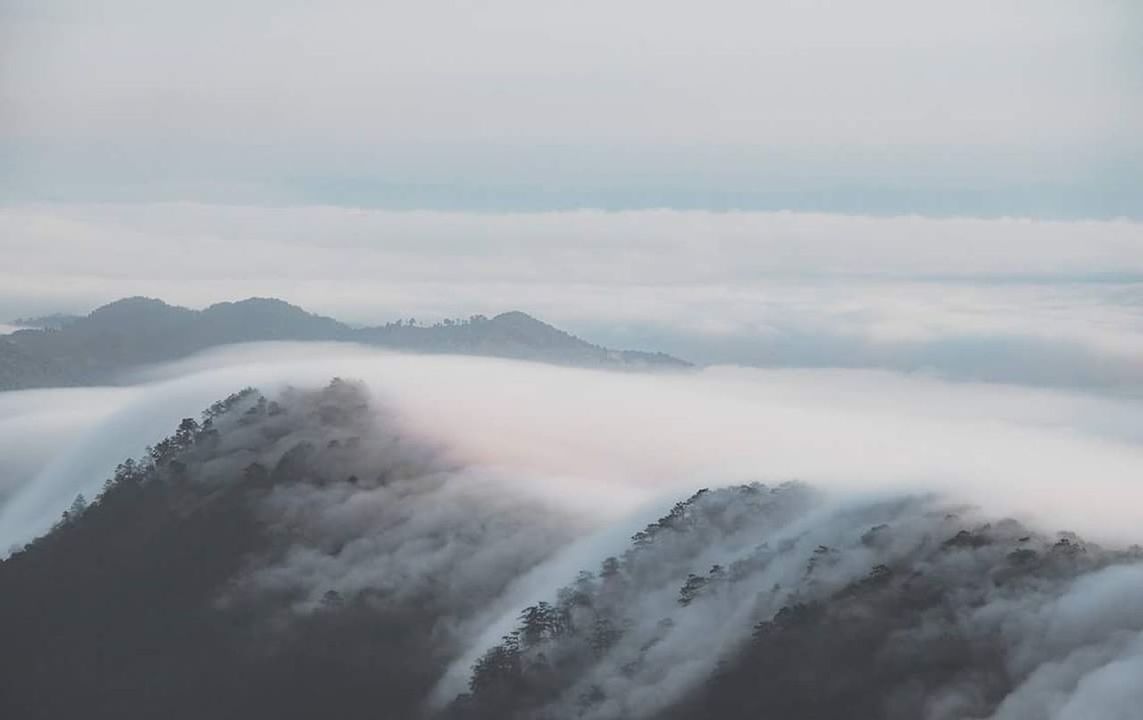 MAJESTIC VIEW OF MOUNTAINS AGAINST SKY