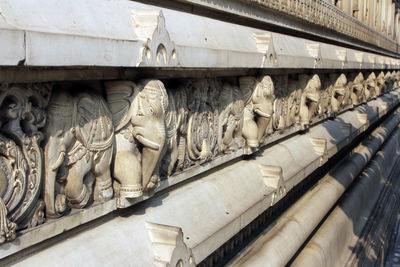 Carvings on wall at birla mandir