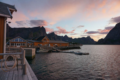 Sakrisøy in sunset