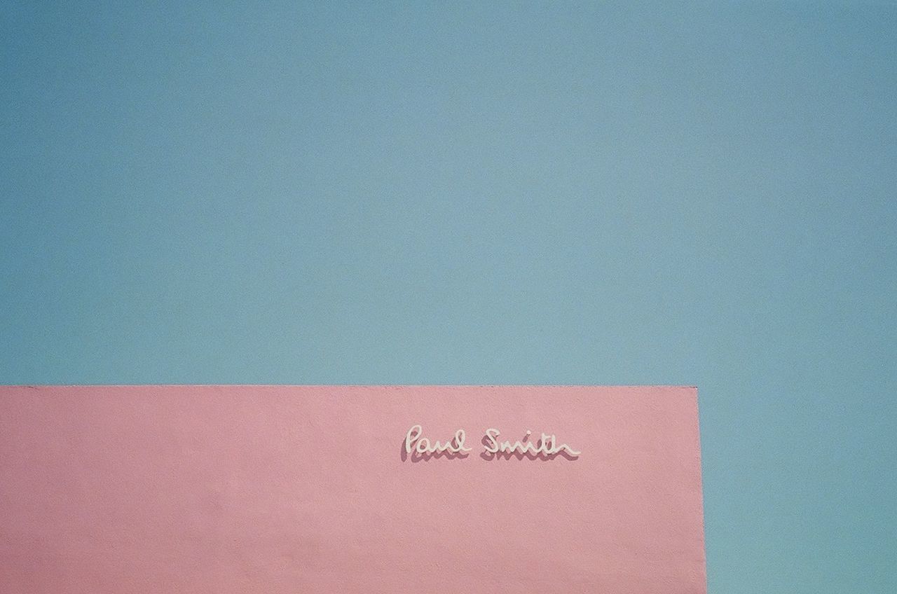 pink, copy space, text, paper, no people, western script, indoors, blue, colored background, studio shot, communication, close-up, red, message