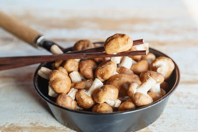 Close-up of bread in bowl on table