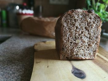 Close-up of bread on cutting board