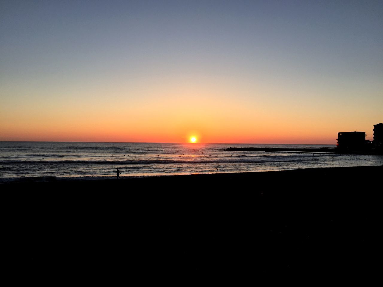 sunset, sea, horizon over water, water, clear sky, copy space, beach, scenics, sun, tranquil scene, orange color, beauty in nature, tranquility, shore, silhouette, idyllic, nature, wave, sunlight, reflection