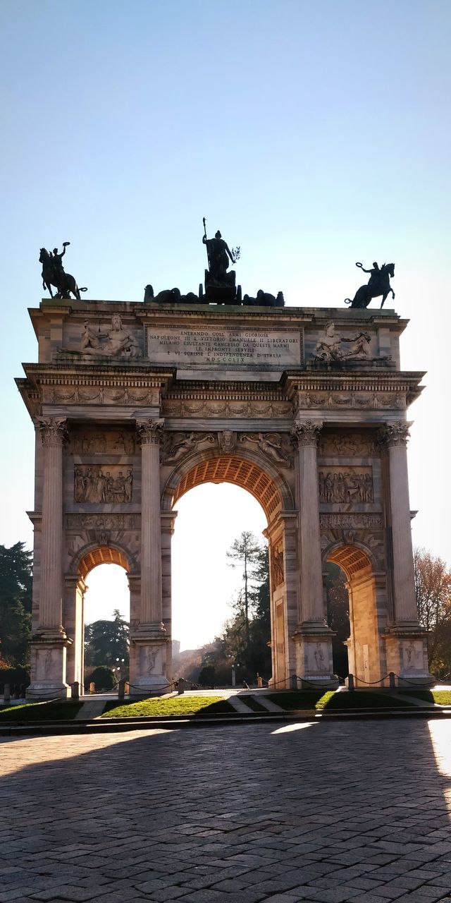 LOW ANGLE VIEW OF MONUMENT