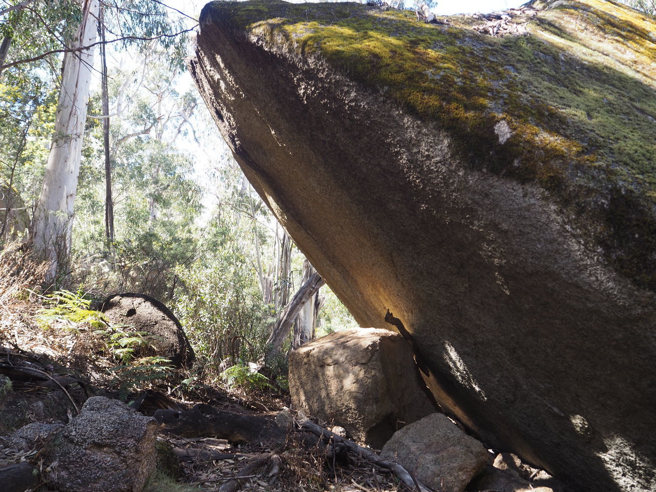 VIEW OF A ROCK FORMATION