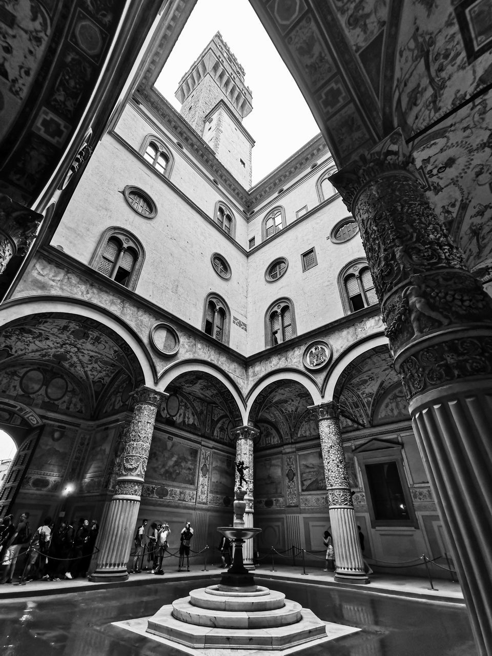 LOW ANGLE VIEW OF ORNATE BUILDING