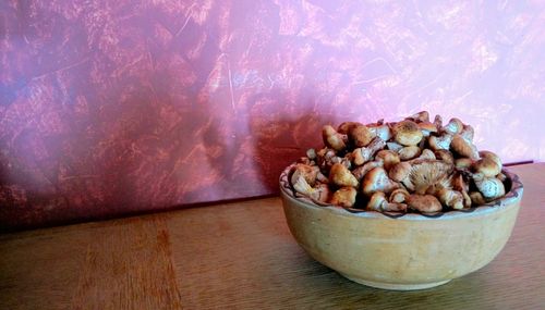 Close-up of rice in bowl on table