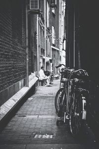 Narrow alley in city