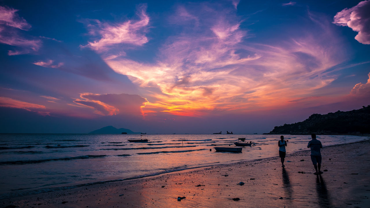 sky, water, land, sea, beach, beauty in nature, cloud - sky, scenics - nature, sunset, real people, horizon, horizon over water, tranquility, tranquil scene, lifestyles, leisure activity, nature, sand, idyllic, outdoors